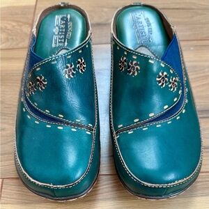 L’ Artiste Embroidered Leather Clogs Size 39